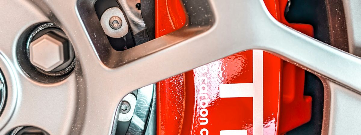 Volvo’da Fren Sesi ve Titreme: Nedenleri ve Çözüm Yolları